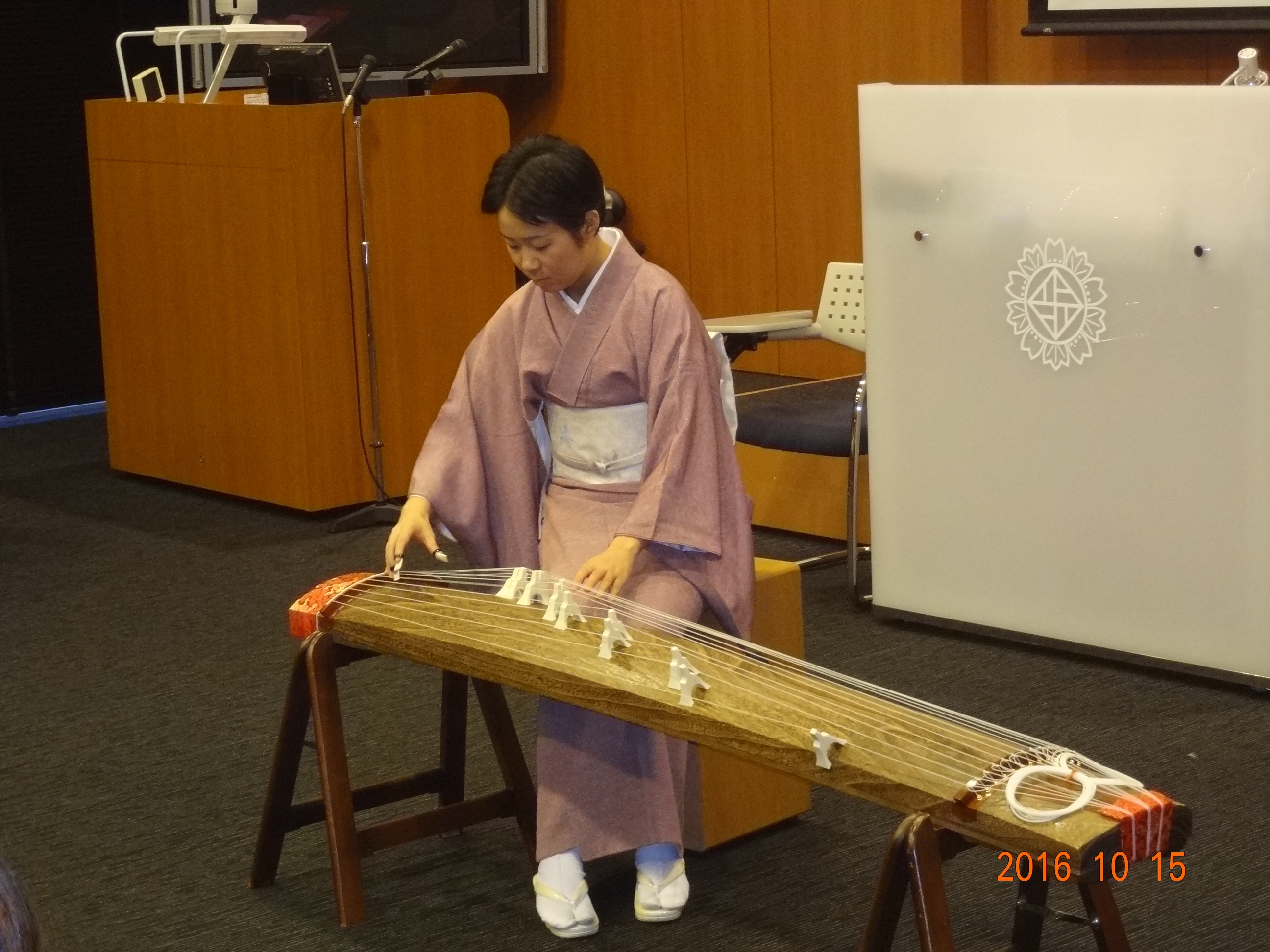 木村氏の箏の演奏